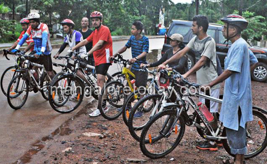 City cyclists in ‘I ride with India’ movement
